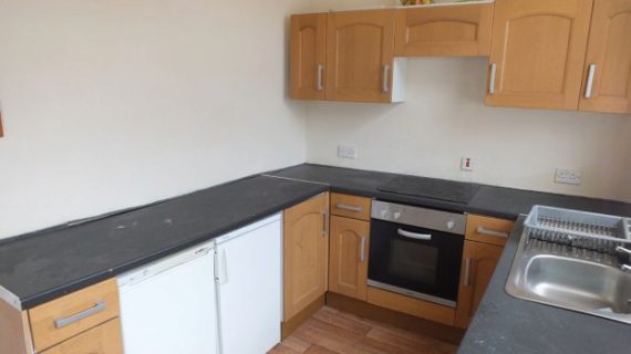 2 Bedroom End of Ter...